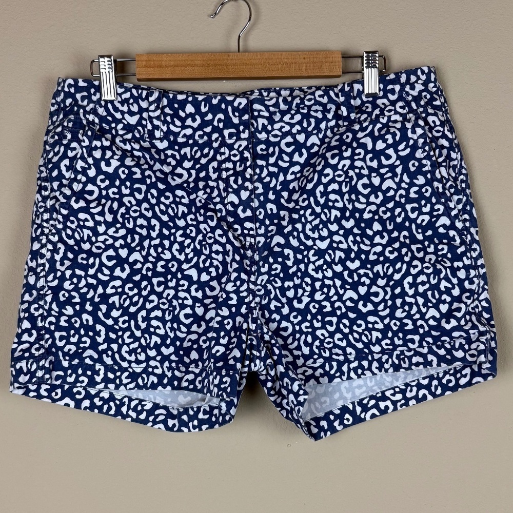 Vineyard Vines Blue/White Animal Print Shorts; Size 12